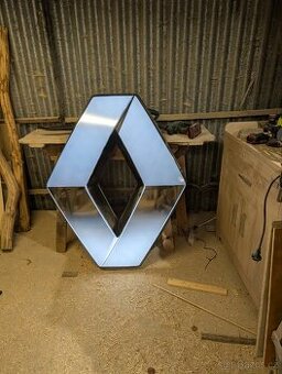 Renault logo totem