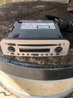 Alfa romeo prodám CD přehrávač orig.