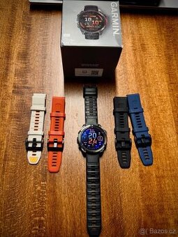 Garmin Fenix 8, 47 mm – perfektní stav, více řemínků