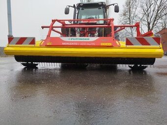 Shrnovač píce Pottinger Mergento F 4010