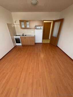 PRONÁJEM, SAMOSTATNÝ BYT 1+KK,  MOHELNICE, 23 m2 - 1