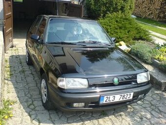 Škoda Felicia kapota