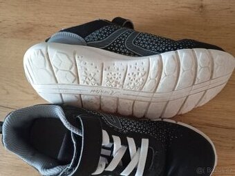 Dětské lehké tenisky, vel.32