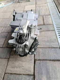 Závodní motor pitbike 160ccm