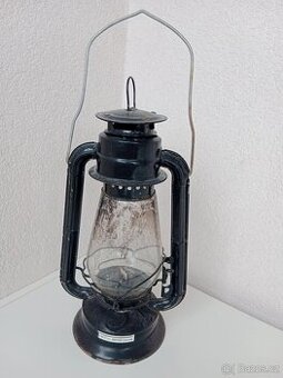 Velká měděná petrolejová lampa