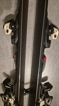 Prodám Lyže z roku 2018