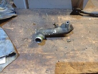 Příruba oleje k turbu Sprinter 312, 212, 412, atd.