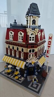 LEPIN Cafe Corner, kompatibilní s LEGO (klon 10182)