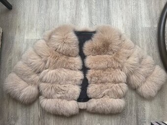 Foxy Fur by Sandra Štěpánek