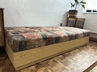 Válenda s úložným prostorem zdarma za odvoz