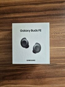 Sluchátka Samsung Galaxy Buds FE v šedá