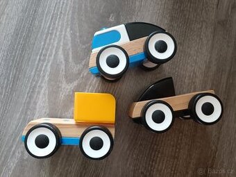 Dřevěná autíčka Ikea