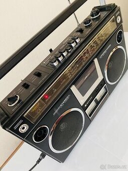 Radiomagnetofon/boombox Sanyo M4500KE, rok 1980 - 1