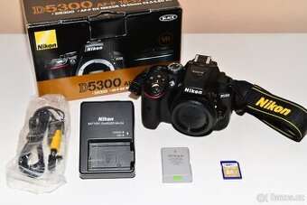 Nikon D5300 + příslušenství
