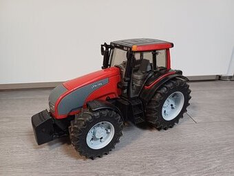 Bruder traktor Valtra T191 - 1