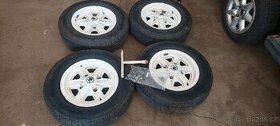 Škoda 120,kola kopretiny 4×130včetně pokliček, matek,klíče.