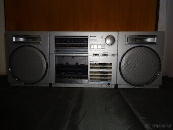 starý radiomagnetofon/kazeták PHILIPS D-8438