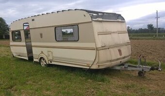 Prodám díly, okna, lišty, plasty do Karavan Tabbert