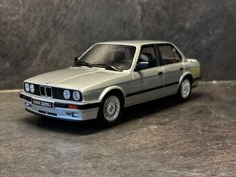 BMW E30 sedan 325i Silver - 1:18 limit 999ks