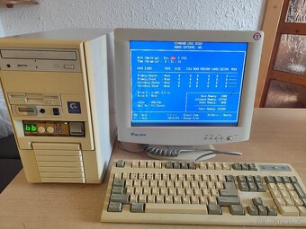 retro pc 486 s monitorem a bonus pentium II optiplex