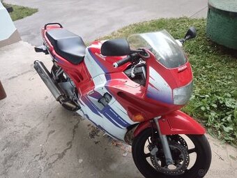 Honda CBR 600 f, PC 25