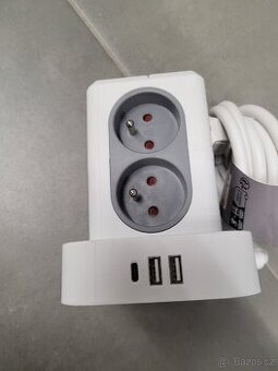 Prodlužovací kabel se zásuvkami