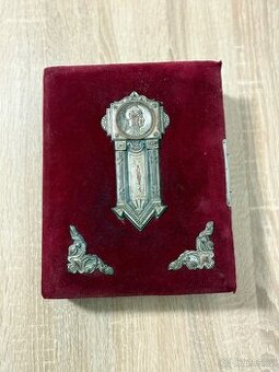 Starožitné album plné fotek