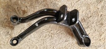 Držák stupačky spolujezdce Moto Guzzi V7