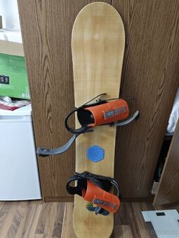 Snowboard 148, snowboardové boty 39,43