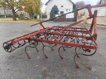 Nesený kultivátor Kongskilde