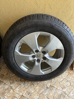 Zimní komplety Toyota Rav4 225/65 R17