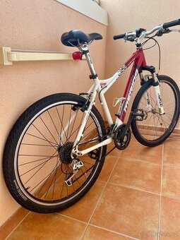 Dámské kolo Merida Juliet 300, rám 18'', odpružená vidlice