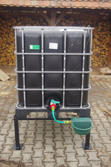 Napáječka pro dobytek ,skot ,koně sestava