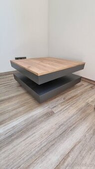 Otočný konferenční stolek