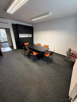 Kanceláře Ostrava ul. Rudná naproti Mercedes, prostorné