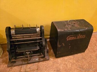 Krasny stary tiskařský stroj - Gama Rotary