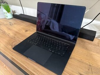 Apple MacBook Air (15″, M2) – model A2941