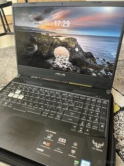 Výkonný herní notebook ASUS TUF Gaming FX505GT + 2 brašny