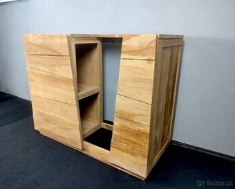 Teaková koupelnová skříňka