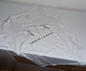 Nové dámské tričko ARMANI vel.S