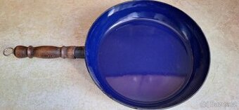 Prodám nepoužívanou litinovou pánev