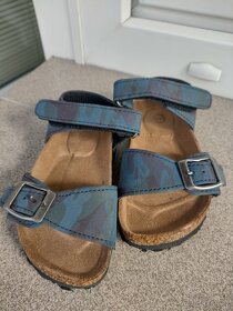 Sandálky modré.