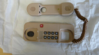 Domácí telefon TESLA