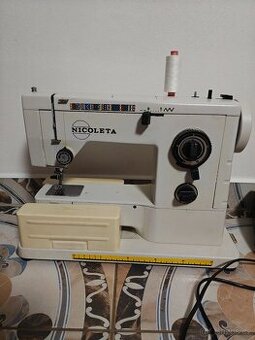 Kufříkový šicí stroj Nicoleta