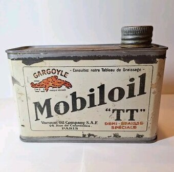 Staré plechovky od oleje