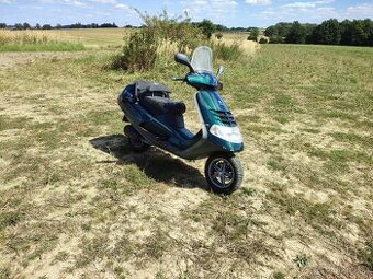 Skútr Piaggio Hexagon LXT 180 2t