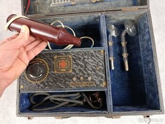 Historický přístroj PRAGA cca 100let staré styl postřížíny