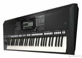 Yamaha psr s775