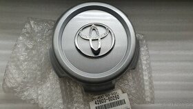 Toyota Land Cruiser 100 - střed ráfku kola