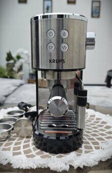 Kávovar pákový Espresso Krups Virtuoso+